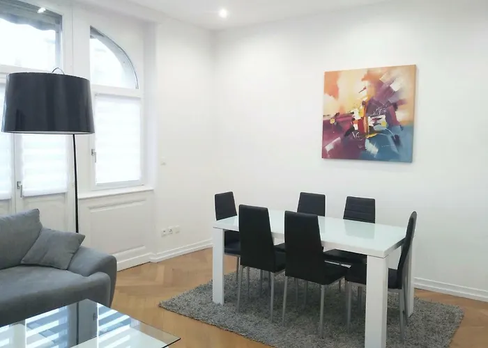 Avenue De La Paix - L'exclusif *